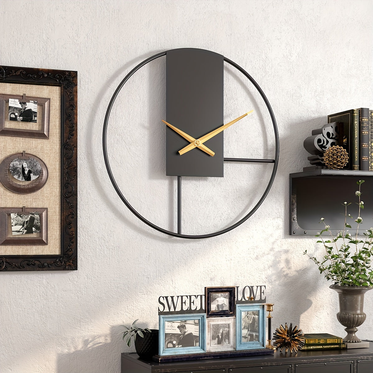 GoldTime – Moderne Wanduhr mit goldenen Zeigern