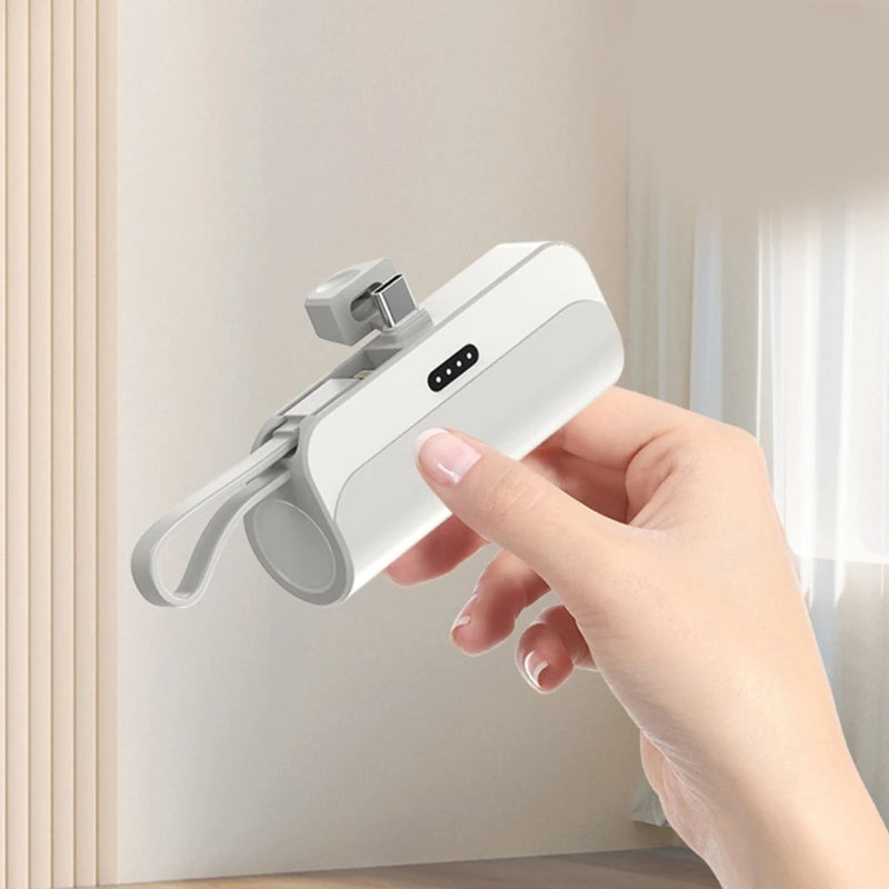 Mini Power Bank mit einem Typ C Anschluss einfach flexibel tragbar